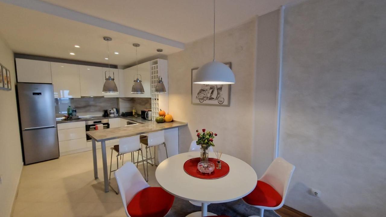Lux Apartman Ava Kikinda Екстер'єр фото