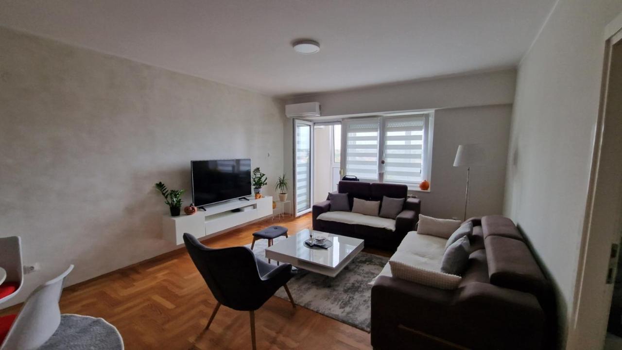 Lux Apartman Ava Kikinda Екстер'єр фото