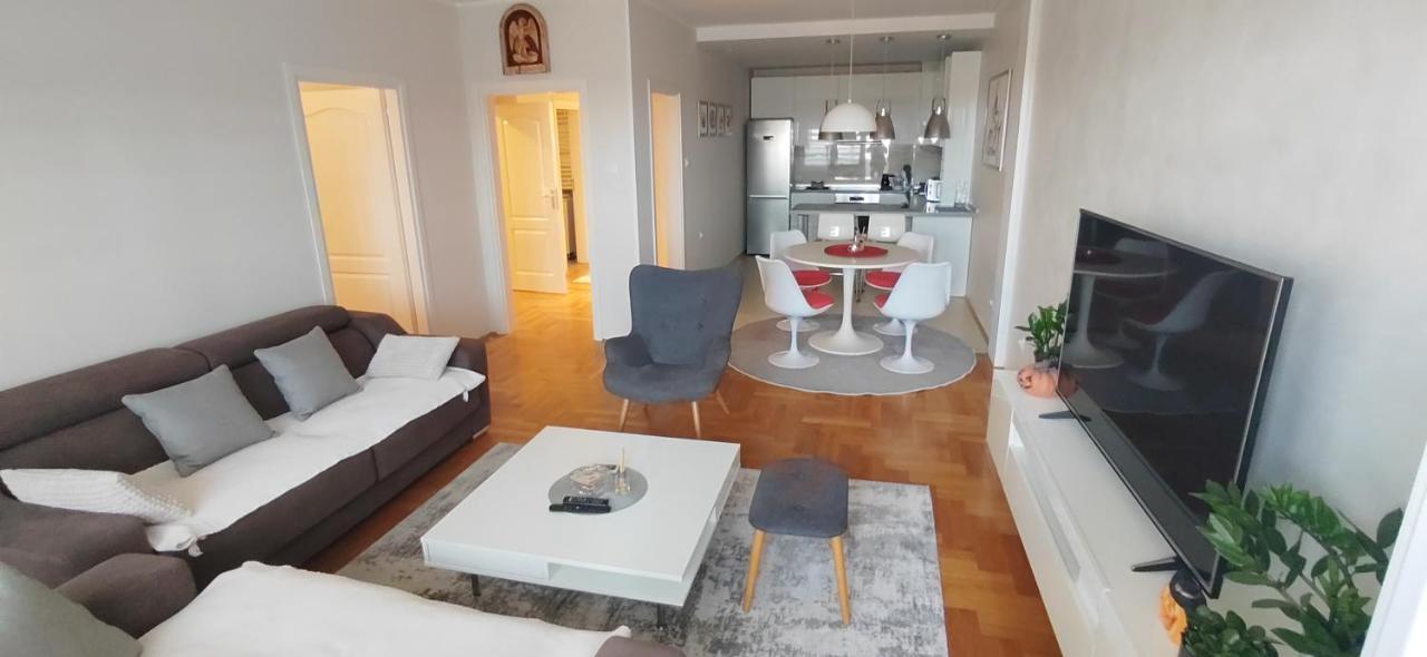 Lux Apartman Ava Kikinda Екстер'єр фото